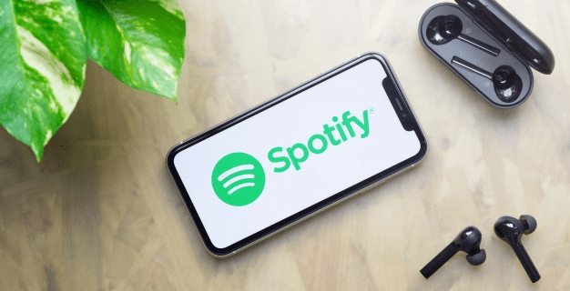 Cara Menambah Muzik ke Senarai Main di Spotify