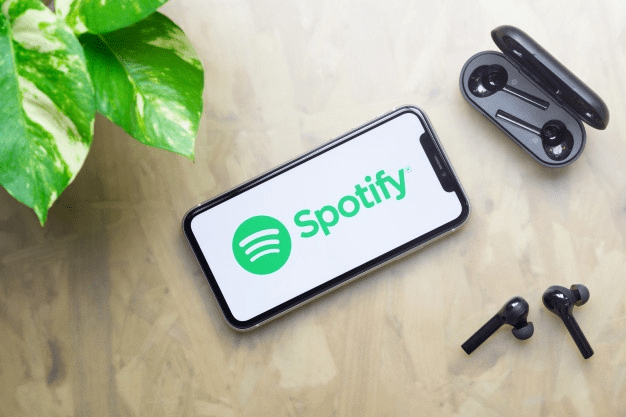 Cara Menambah Muzik ke Senarai Main di Spotify