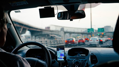 Memesan Perjalanan Tanpa Aplikasi Uber
