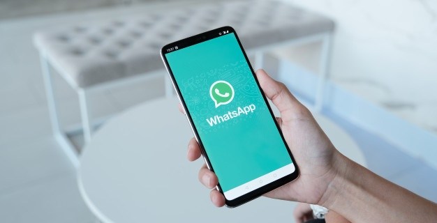 Как да изтриете контакт в WhatsApp